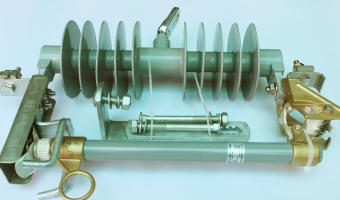 CẦU CHÌ TỰ RƠI POLYMER 27KV - SARAH